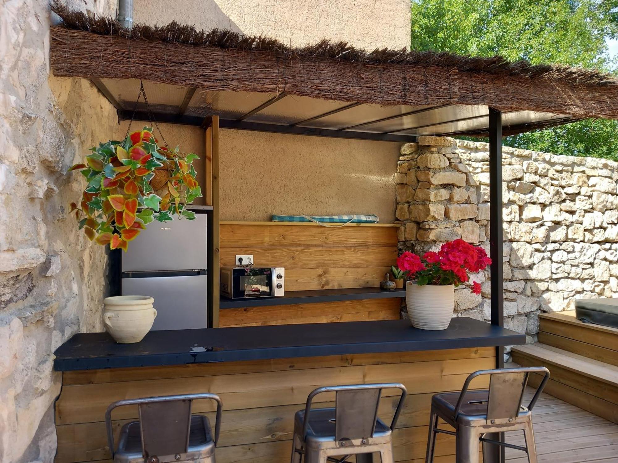 Chez Daniele Chambre Avec Jacuzzi Et Terrasse Privee Murs  Eksteriør billede